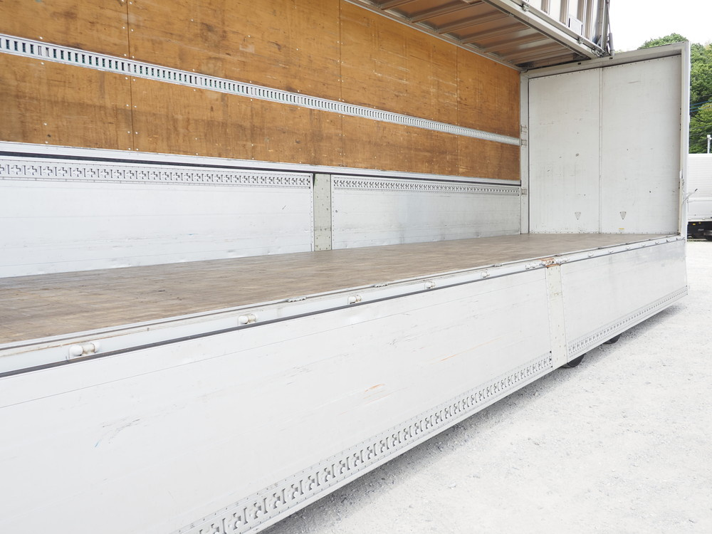 いすゞ ギガ ウイング車 大型 QKG-CYJ77B 年式 H28[写真16]