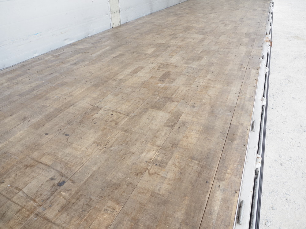 いすゞ ギガ ウイング車 大型 QKG-CYJ77B 年式 H28[写真18]