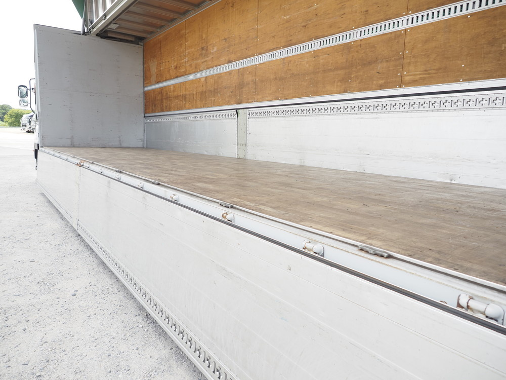 いすゞ ギガ ウイング車 大型 QKG-CYJ77B 年式 H28[写真15]