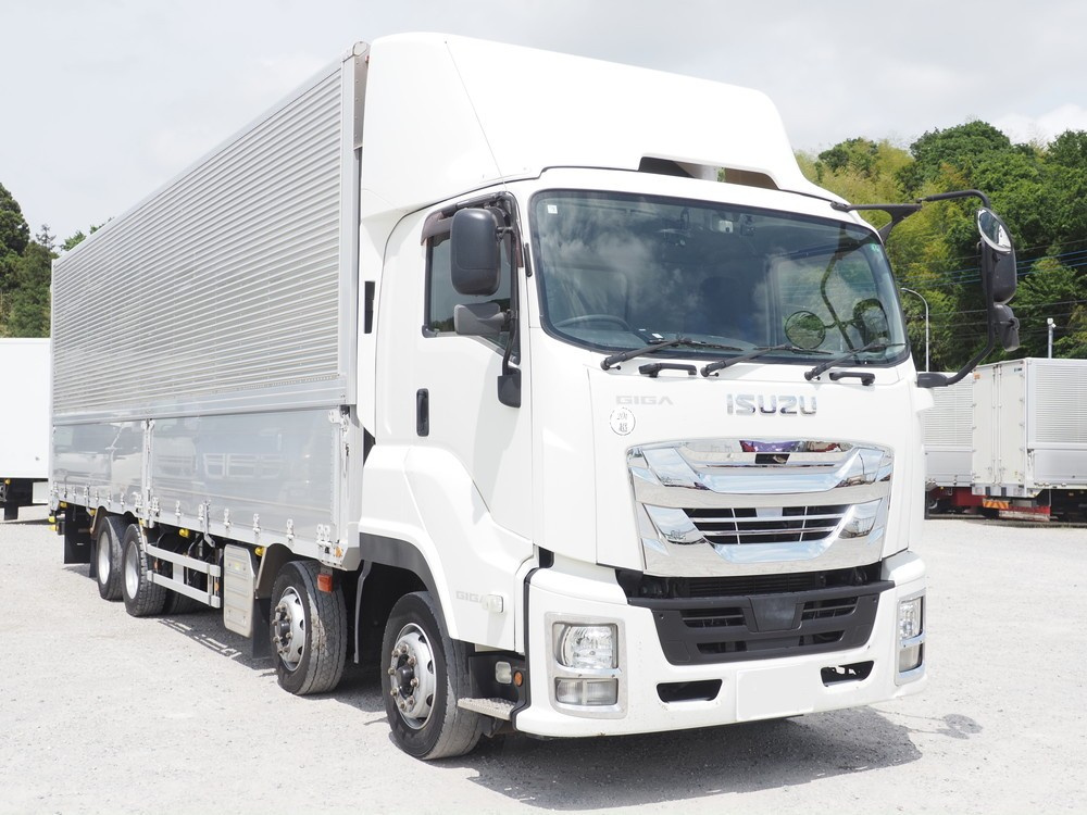 いすゞ ギガ ウイング車 大型 QKG-CYJ77B 年式 H28[写真02]