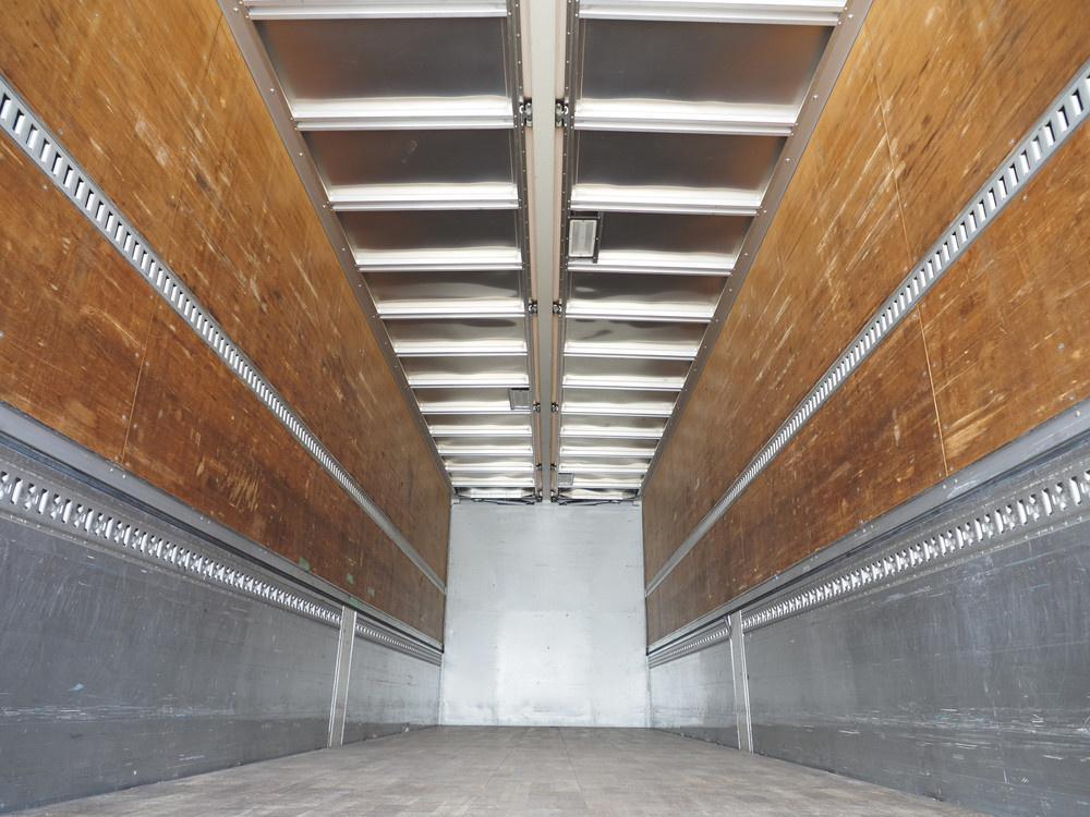 いすゞ ギガ ウイング車 大型 QKG-CYJ77B 年式 H28[写真21]