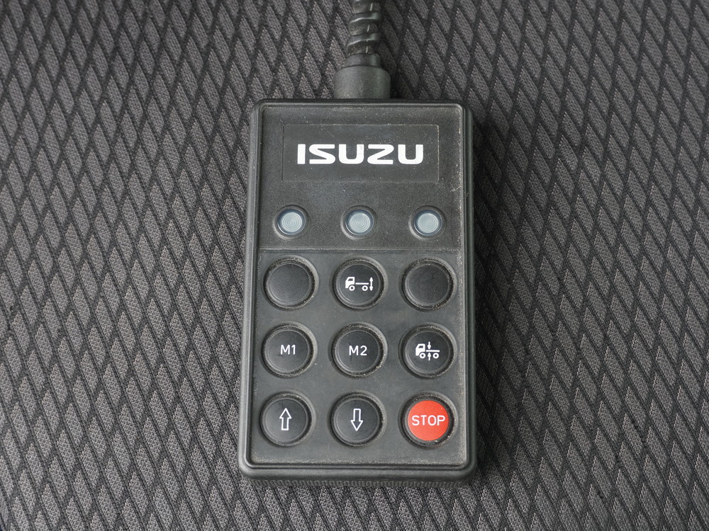 いすゞ ギガ ウイング車 大型 QKG-CYJ77B 年式 H28[写真30]