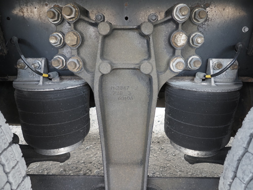 いすゞ ギガ ウイング車 大型 QKG-CYJ77B 年式 H28[写真34]