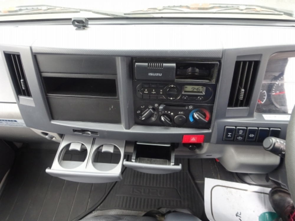 いすゞ エルフ Wキャブ 小型 TRG-NHS85A 年式 H27[写真25]