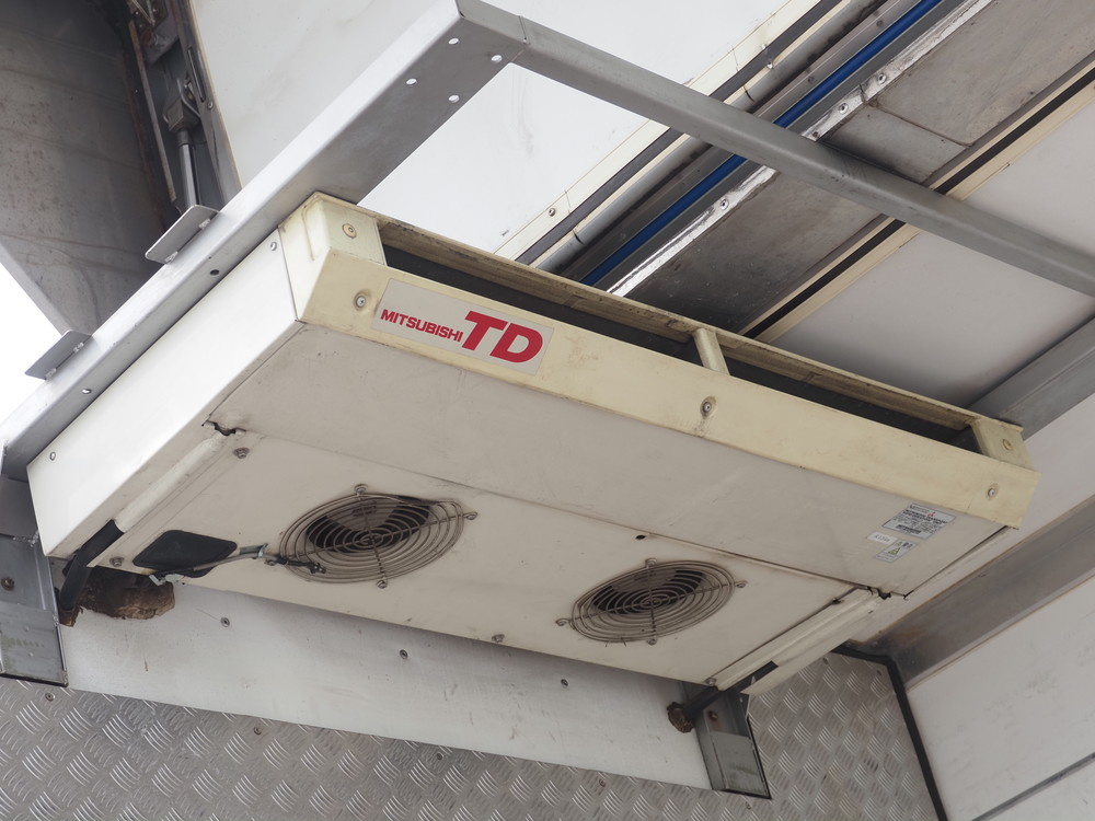 いすゞ フォワード 冷凍ウイング 中型 TKG-FRR90S2 年式 H29[写真20]