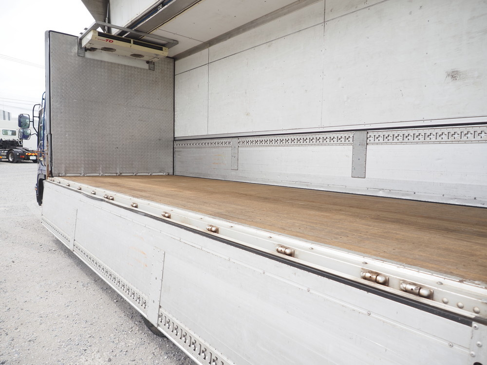 いすゞ フォワード 冷凍ウイング 中型 TKG-FRR90S2 年式 H29[写真13]