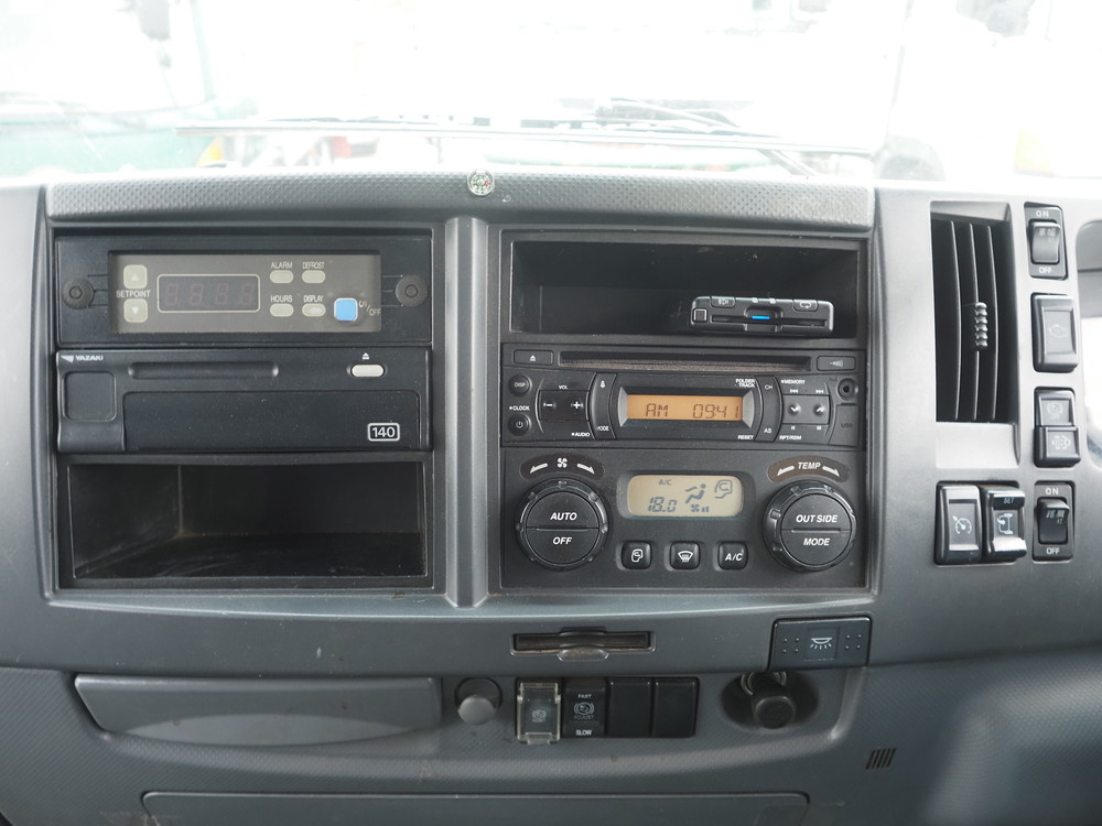 いすゞ フォワード 冷凍ウイング 中型 TKG-FRR90S2 年式 H29[写真27]