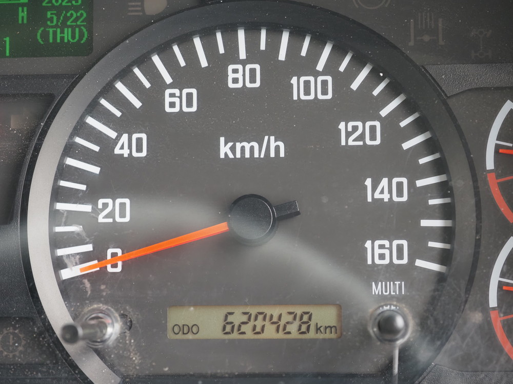 いすゞ フォワード 冷凍ウイング 中型 TKG-FRR90S2 年式 H29[写真32]