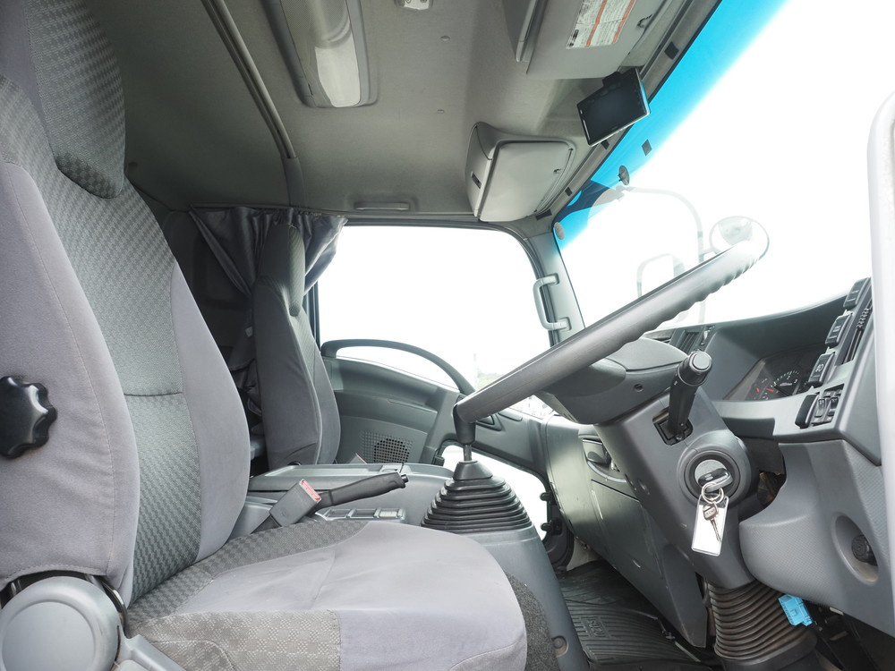 いすゞ フォワード 冷凍ウイング 中型 TKG-FRR90S2 年式 H29[写真23]