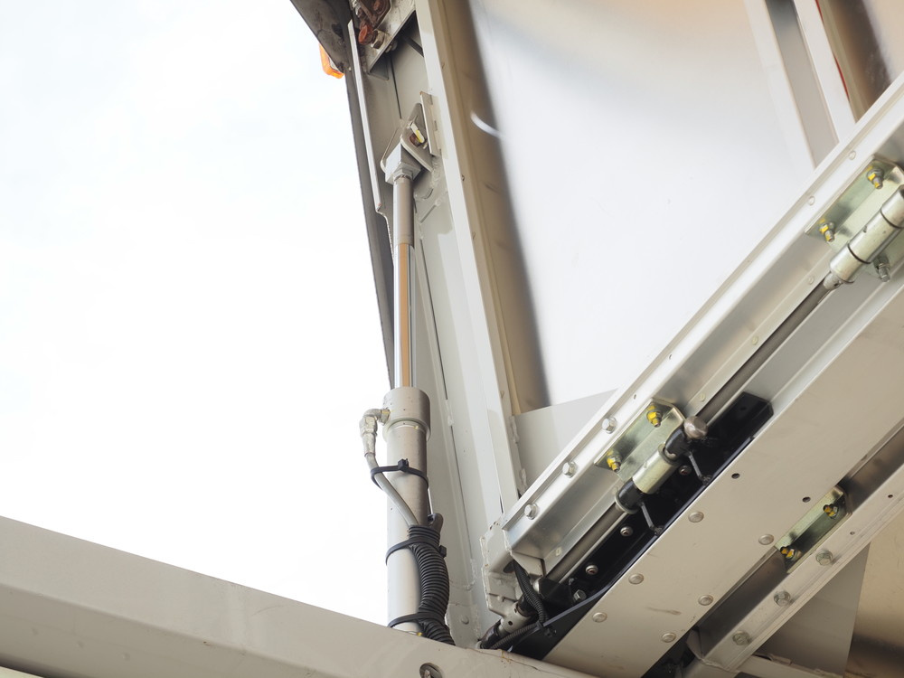 いすゞ フォワード ウイング車 中型 TKG-FRR90T2 年式 H29[写真12]