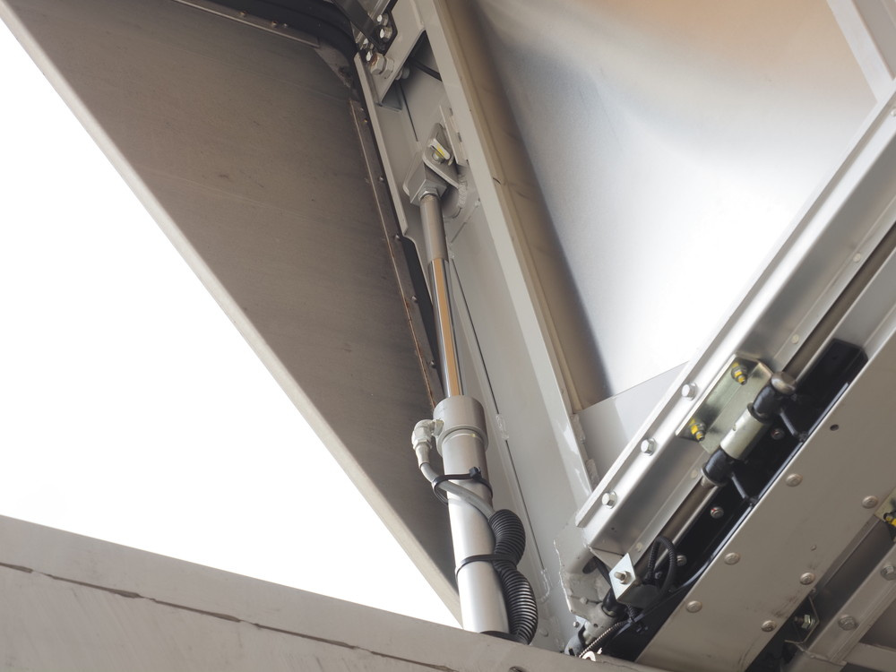 いすゞ フォワード ウイング車 中型 TKG-FRR90T2 年式 H29[写真16]