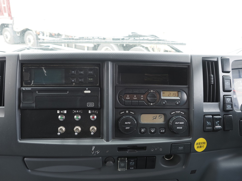 いすゞ フォワード 冷凍バン 中増t SKG-FSR90S2 年式 H29[写真31]