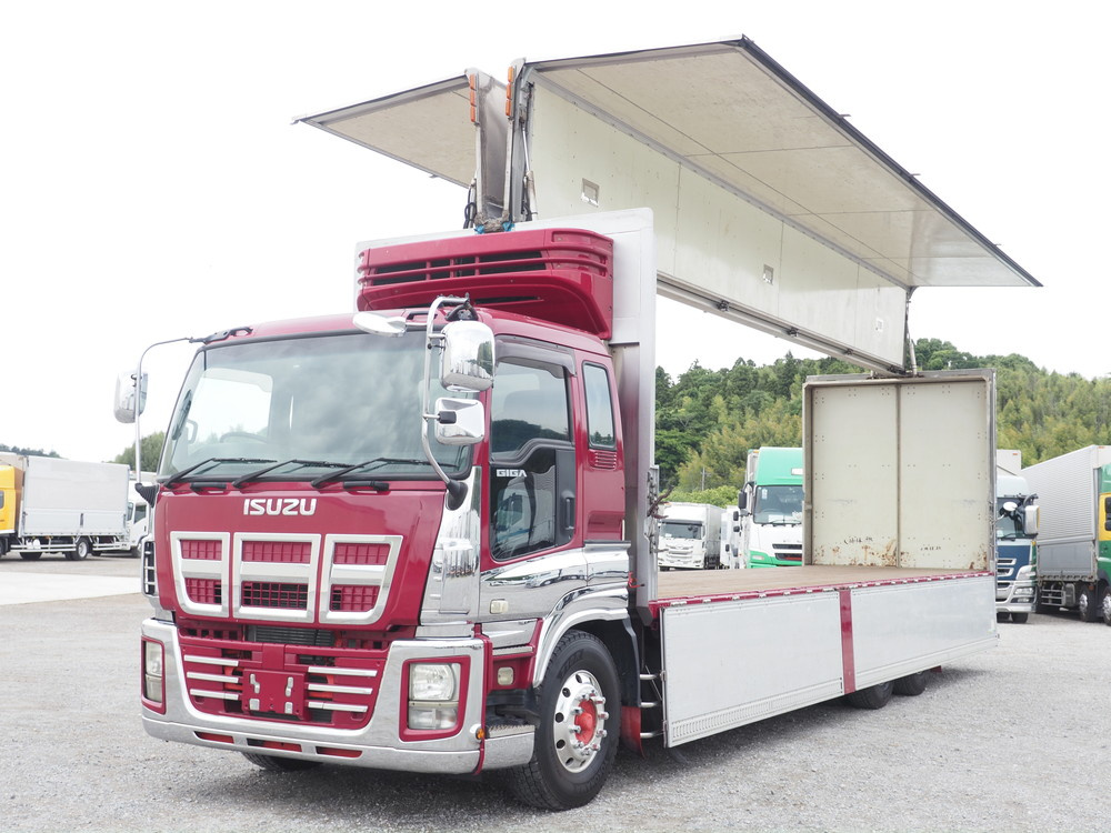 いすゞ ギガ 冷凍ウイング 大型 QKG-CYL77A 年式 H24[写真03]