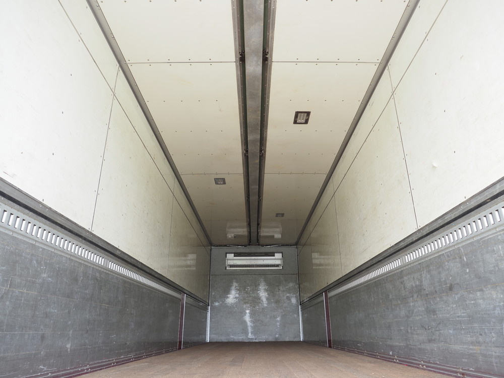 いすゞ ギガ 冷凍ウイング 大型 QKG-CYL77A 年式 H24[写真26]