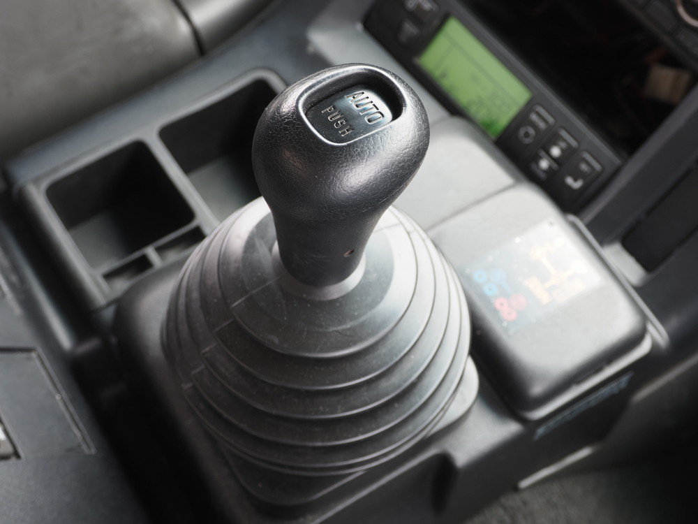 いすゞ ギガ 冷凍ウイング 大型 QKG-CYL77A 年式 H24[写真34]