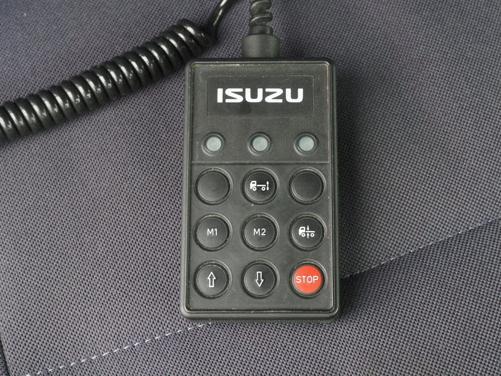 いすゞ ギガ 冷凍ウイング 大型 QKG-CYL77A 年式 H24[写真37]