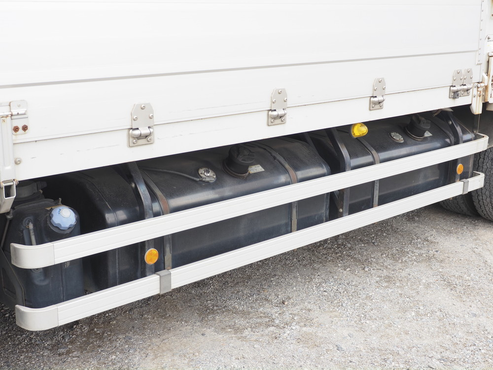 いすゞ ギガ ウイング車 大型 QKG-CYJ77A 年式 H27[写真10]