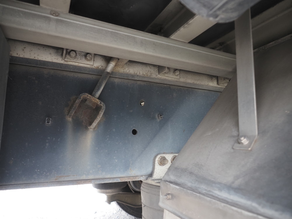 いすゞ ギガ ウイング車 大型 QKG-CYJ77A 年式 H27[写真33]