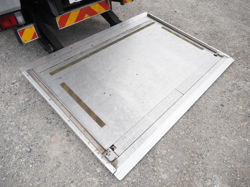 いすゞ エルフ バン車 小型 TPG-NPR85AN 年式 R1[写真16]