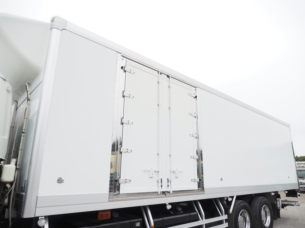 いすゞ ギガ 冷凍バン 大型 QKG-CYL77A 年式 H25[写真11]