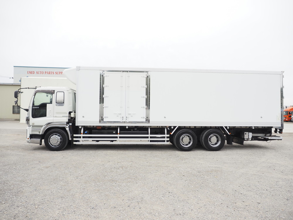 いすゞ ギガ 冷凍バン 大型 QKG-CYL77A 年式 H25[写真09]