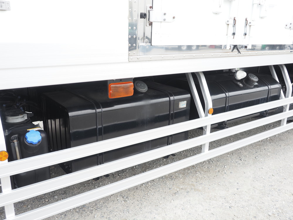 いすゞ ギガ 冷凍バン 大型 QKG-CYL77A 年式 H25[写真10]