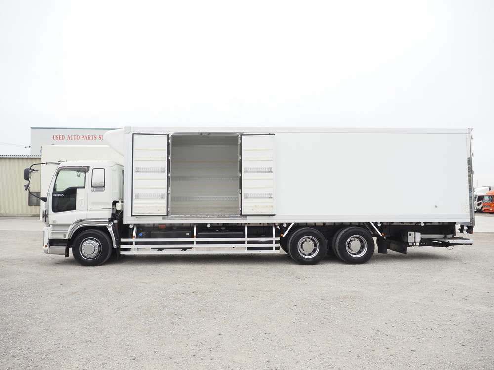 いすゞ ギガ 冷凍バン 大型 QKG-CYL77A 年式 H25[写真12]