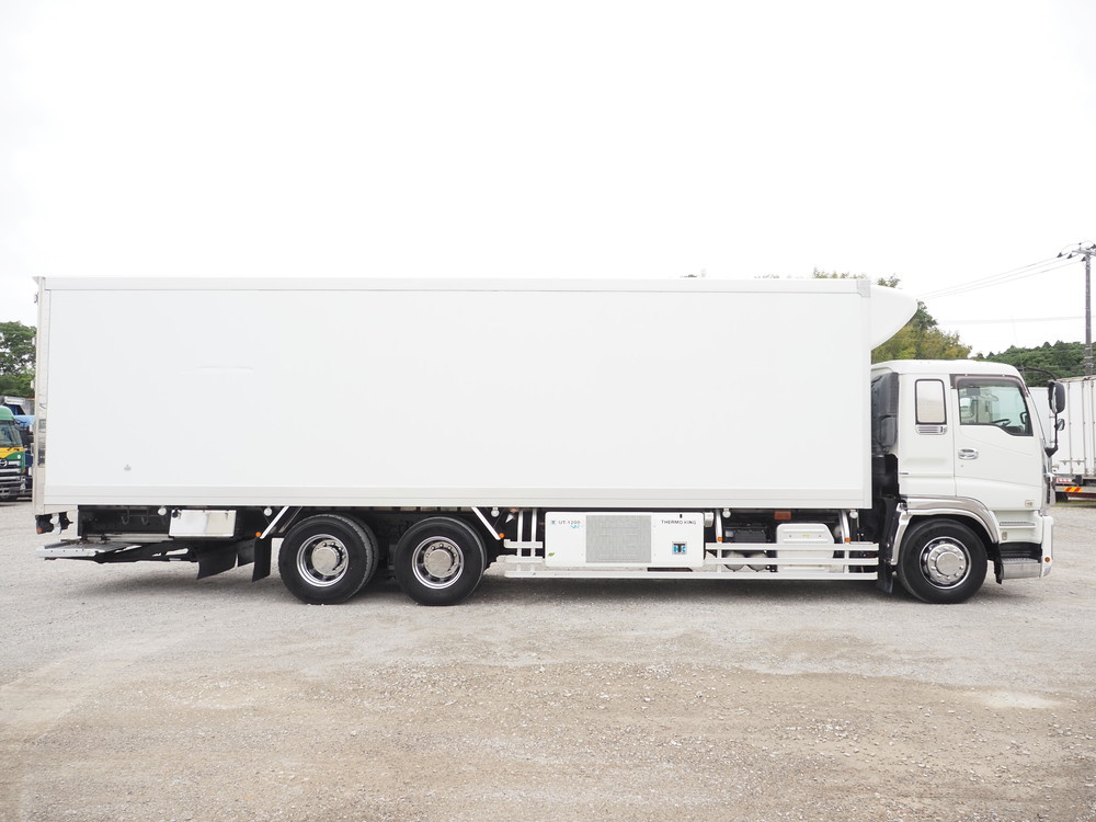 いすゞ ギガ 冷凍バン 大型 QKG-CYL77A 年式 H25[写真08]