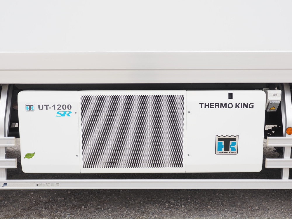 いすゞ ギガ 冷凍バン 大型 QKG-CYL77A 年式 H25[写真16]