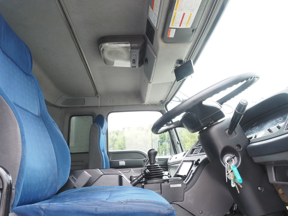 いすゞ ギガ 冷凍バン 大型 QKG-CYL77A 年式 H25[写真27]