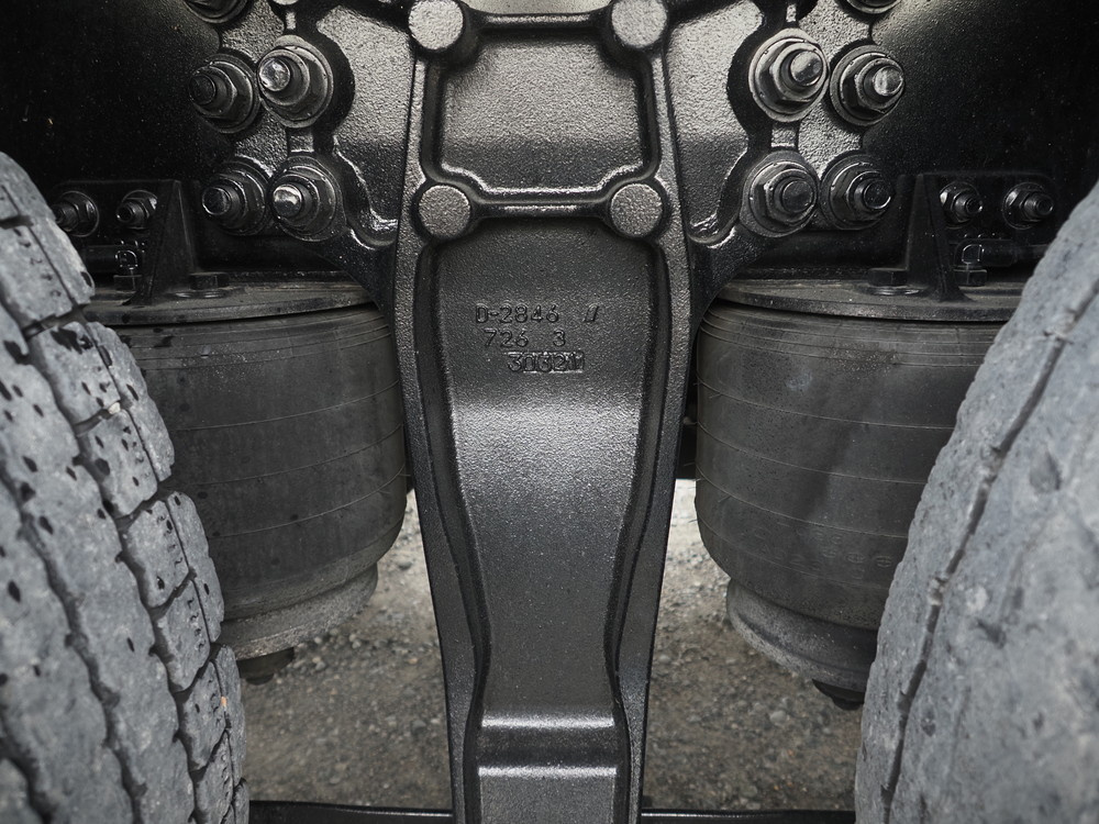 いすゞ ギガ 冷凍バン 大型 QKG-CYL77A 年式 H25[写真39]