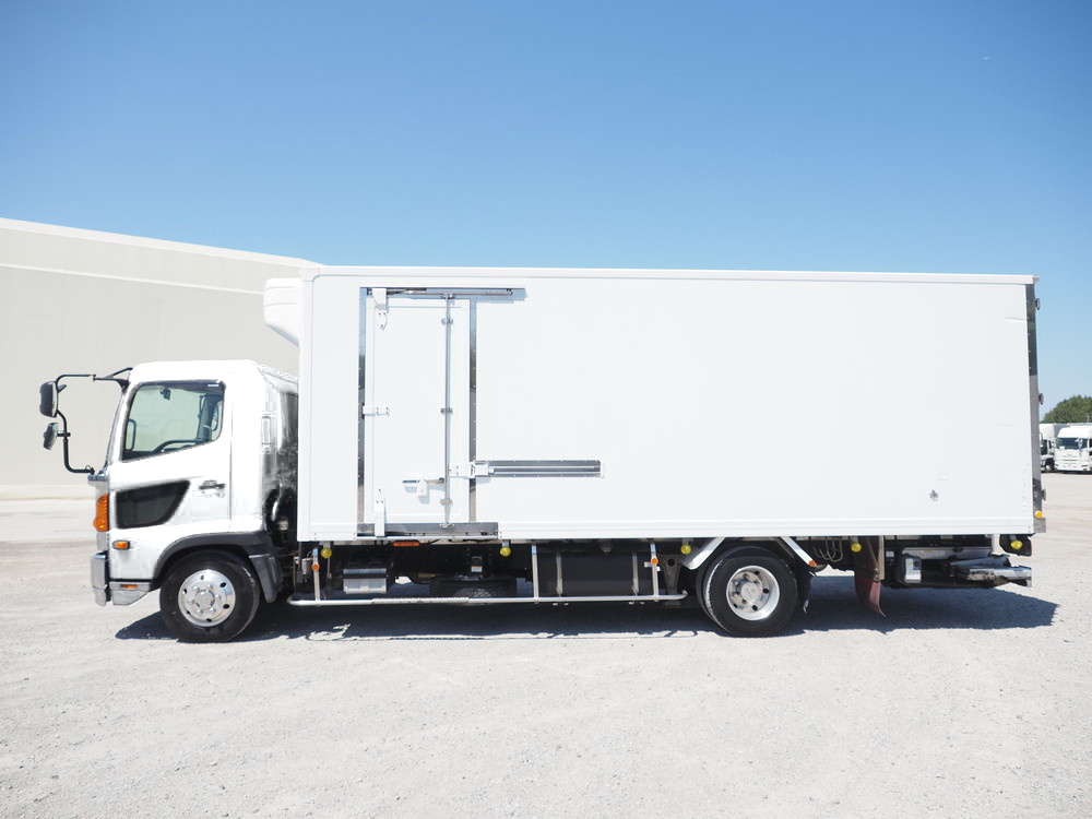 日野 レンジャープロ 冷凍バン 中型 TKG-FC9JKAG 年式 H25[写真12]