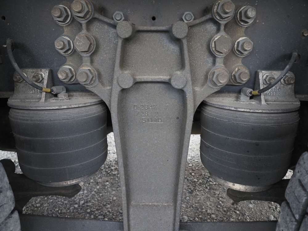 いすゞ ギガ ウイング車 大型 QKG-CYJ77A 年式 H28[写真36]