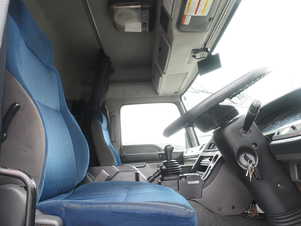 いすゞ ギガ ウイング車 大型 QKG-CYJ77A 年式 H28[写真26]