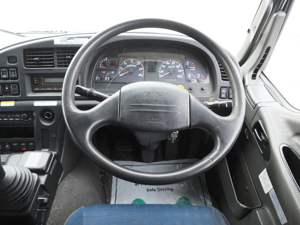 いすゞ ギガ ウイング車 大型 QKG-CYJ77A 年式 H28[写真27]