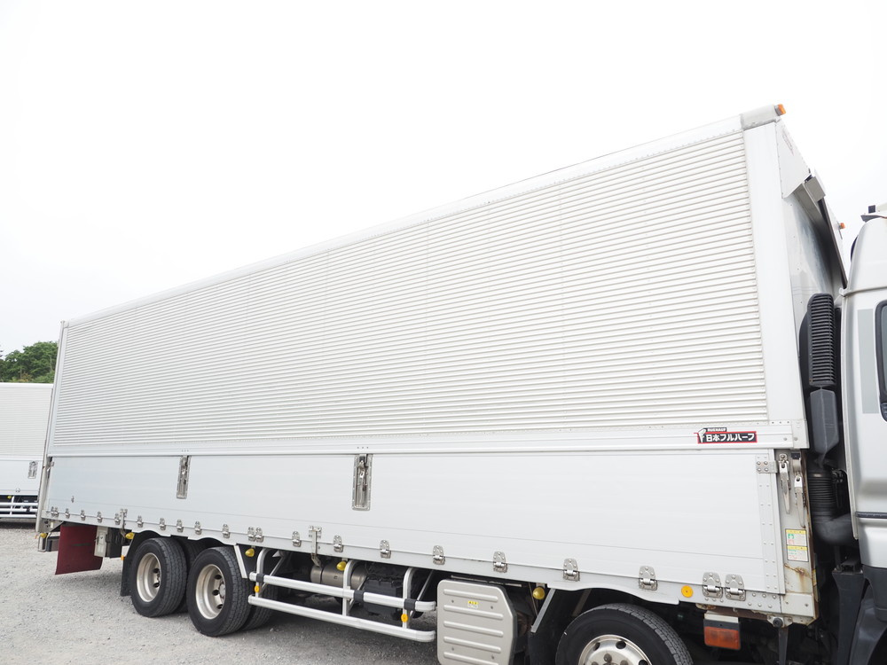 いすゞ ギガ ウイング車 大型 QKG-CYJ77A 年式 H28[写真07]