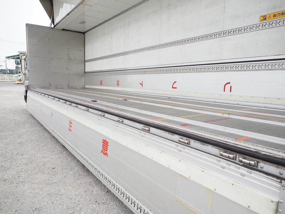 いすゞ ギガ ウイング車 大型 QKG-CYJ77A 年式 H28[写真16]