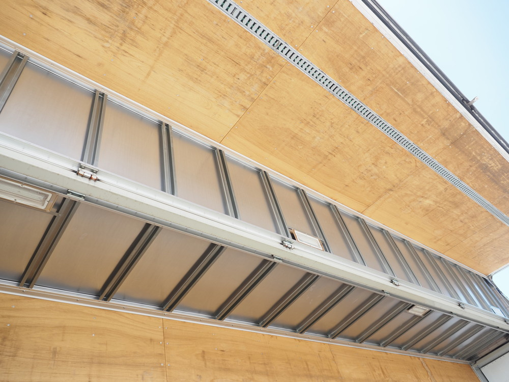 いすゞ ギガ ウイング車 大型 QKG-CYJ77A 年式 H26[写真29]