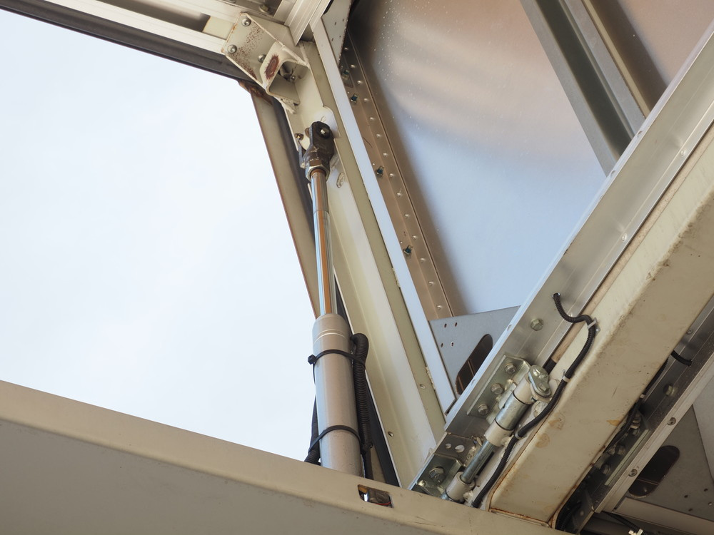 いすゞ ギガ ウイング車 大型 QKG-CYJ77A 年式 H26[写真19]