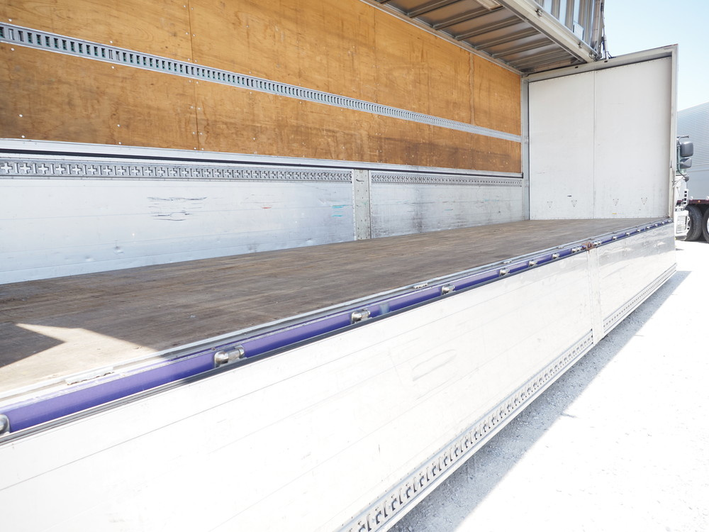 いすゞ ギガ ウイング車 大型 QKG-CYJ77A 年式 H26[写真28]