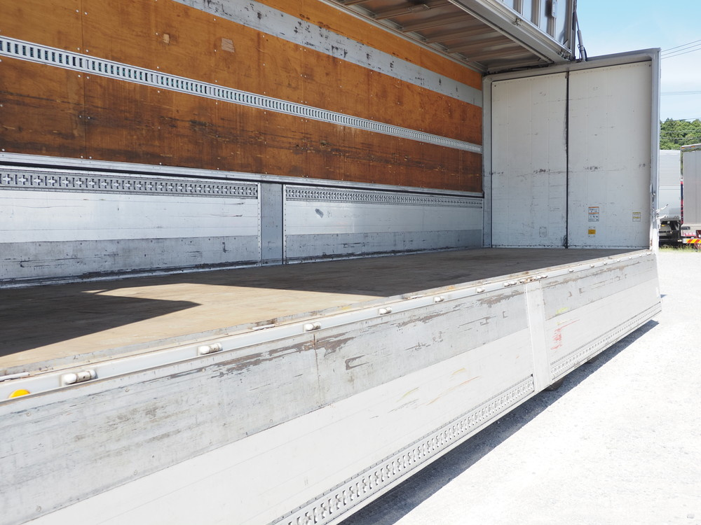 いすゞ ギガ ウイング車 大型 QKG-CYJ77A 年式 H26[写真20]