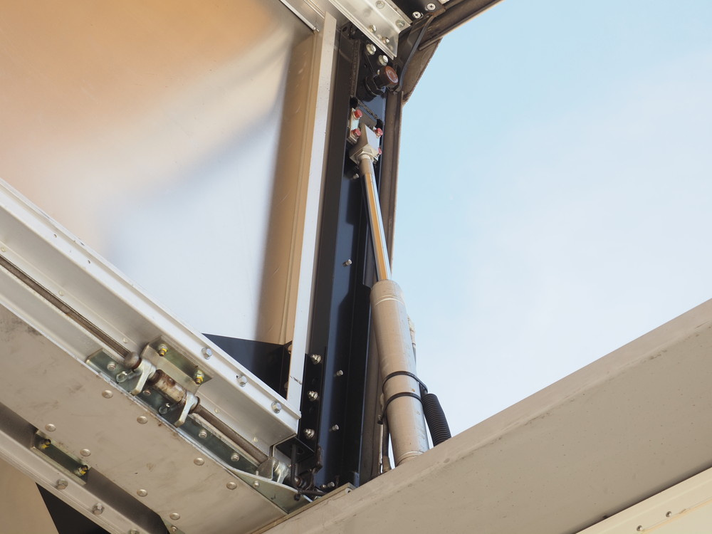 いすゞ ギガ ウイング車 大型 QPG-CYJ77B 年式 H28[写真15]