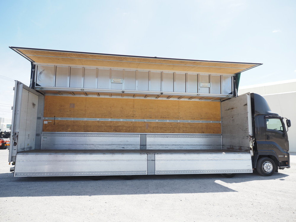 いすゞ ギガ ウイング車 大型 QPG-CYJ77B 年式 H28[写真07]