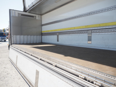 日野 レンジャープロ 冷凍ウイング 中増t TKG-GD7JLAA 年式 H25[写真20]