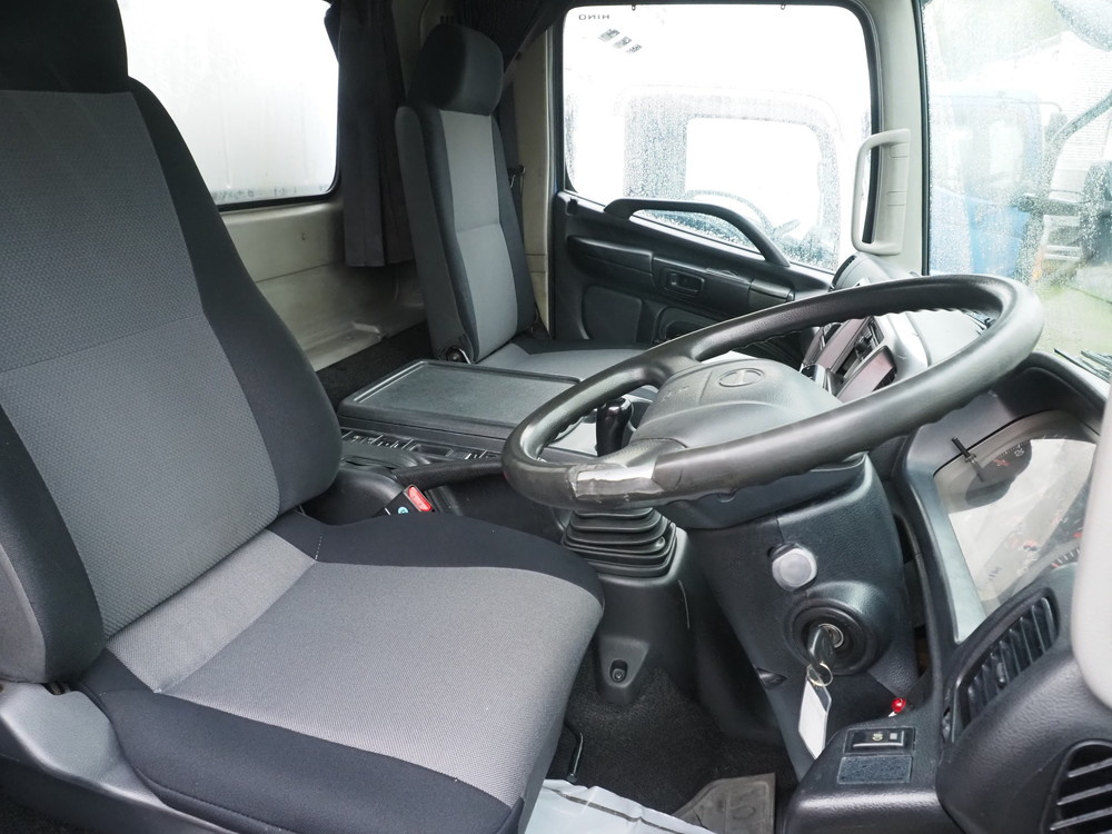 日野 レンジャープロ 冷凍バン 中型 TKG-FC9JKAG 年式 H25[写真27]