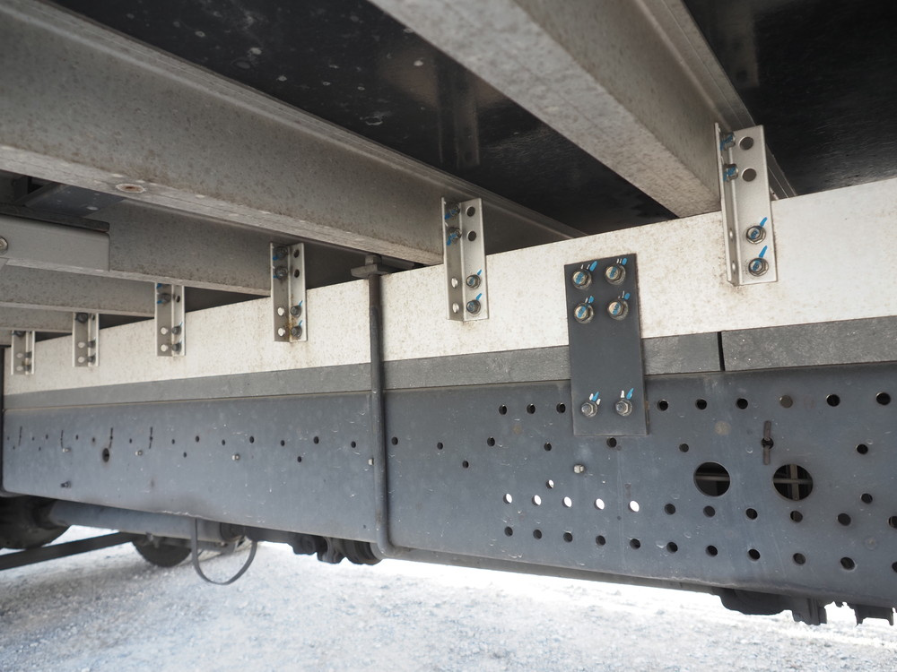 いすゞ フォワード 冷凍バン 中増t QKG-FTR34T2 年式 H29[写真39]