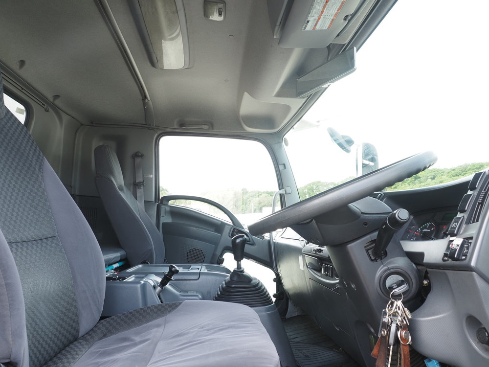 いすゞ フォワード 冷凍バン 中増t QKG-FTR34T2 年式 H29[写真23]