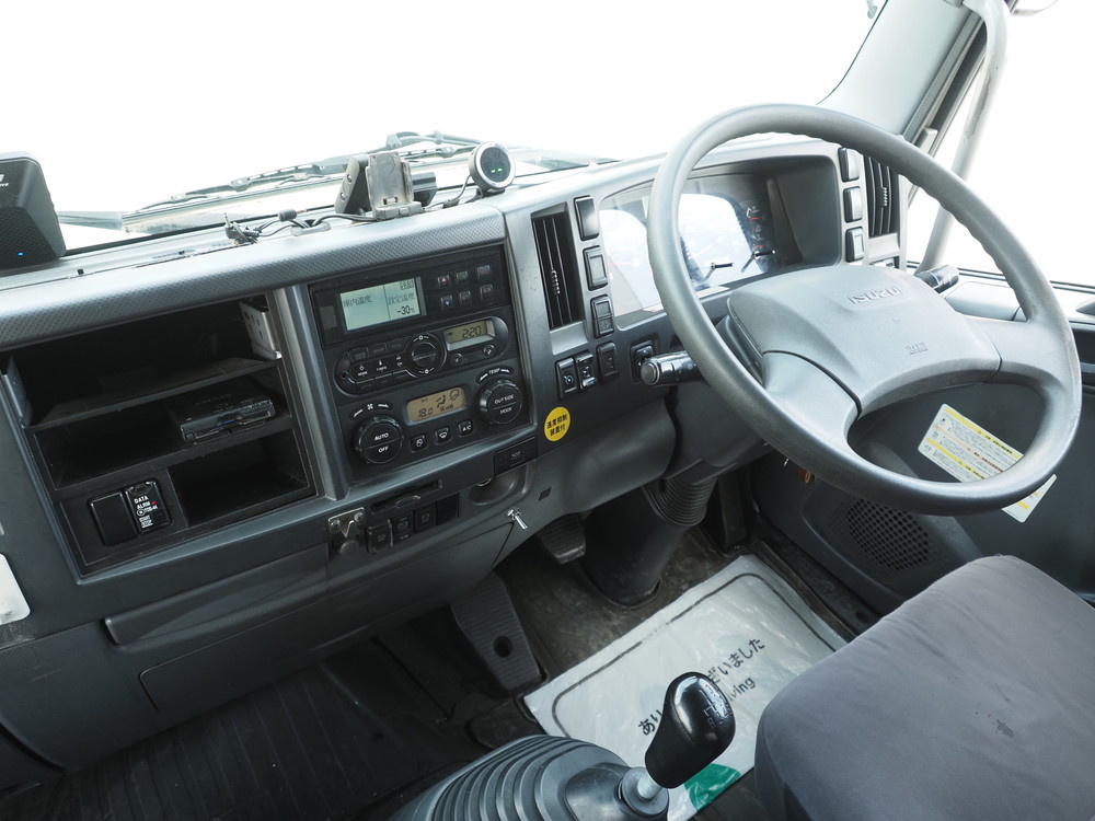 いすゞ フォワード 冷凍バン 中増t QKG-FTR34T2 年式 H29[写真26]