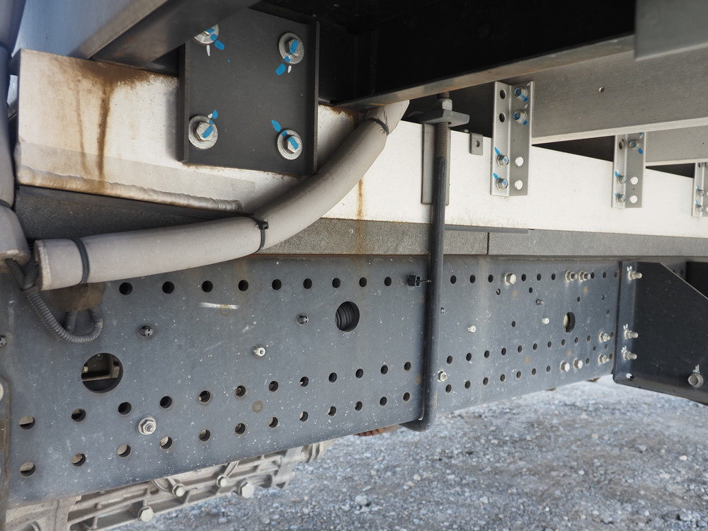 いすゞ フォワード 冷凍バン 中増t QKG-FTR34T2 年式 H29[写真37]