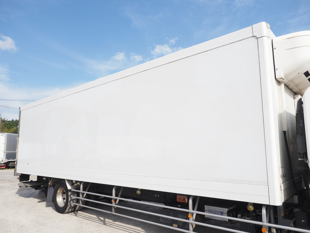 いすゞ フォワード 冷凍バン 中増t QKG-FTR34T2 年式 H29[写真10]